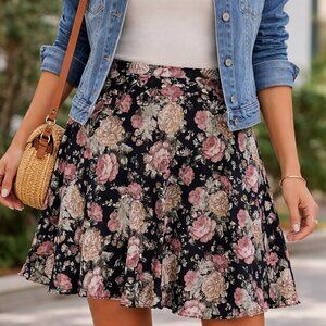 Vintage Y2K, 90's Compagnie Internationale Express Floral Mini Skirt, Size M